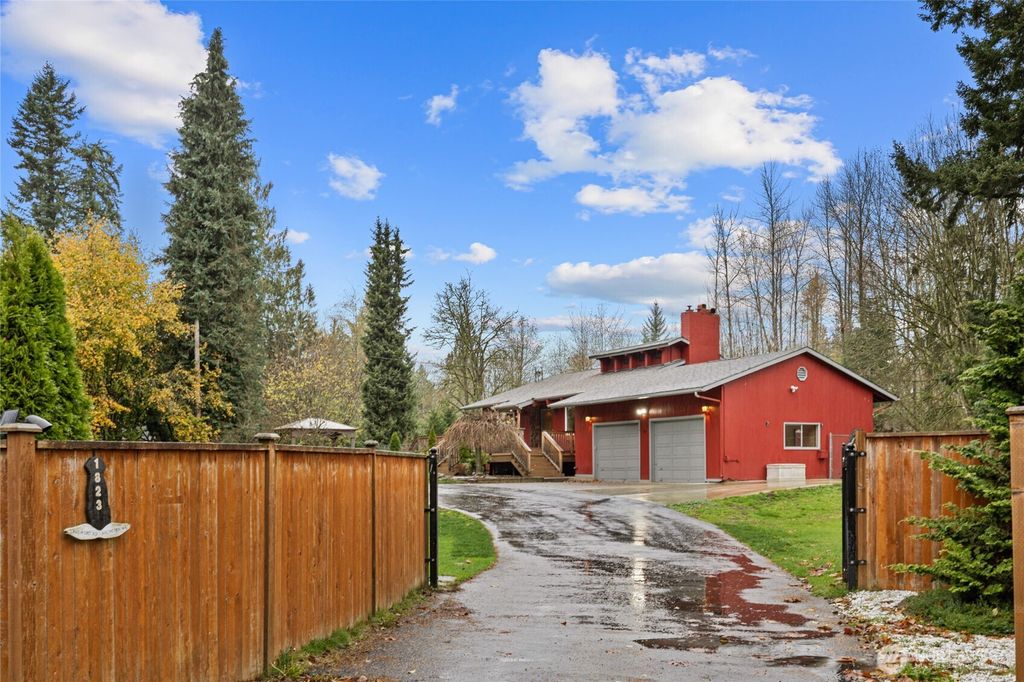 Photo of 1823 Lakewood Road, Arlington, WA 98223 (MLS # 2457995)