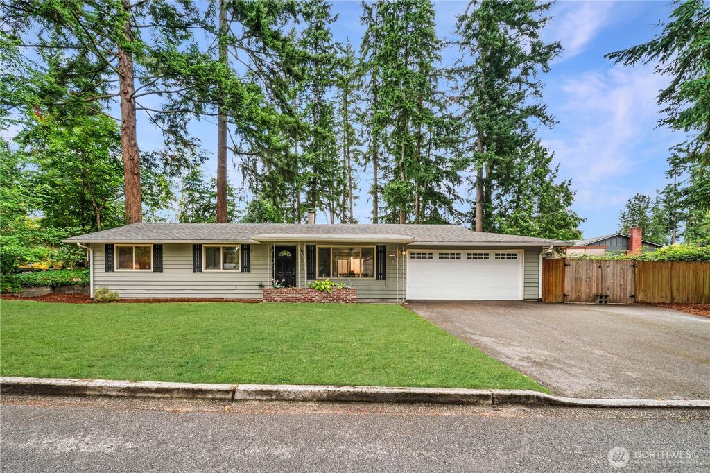 Photo of 11327 31st Avenue SE, Everett, WA 98208 (MLS # 2416447)