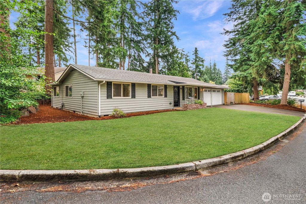 Photo of 11327 31st Avenue SE, Everett, WA 98208 (MLS # 2416447)