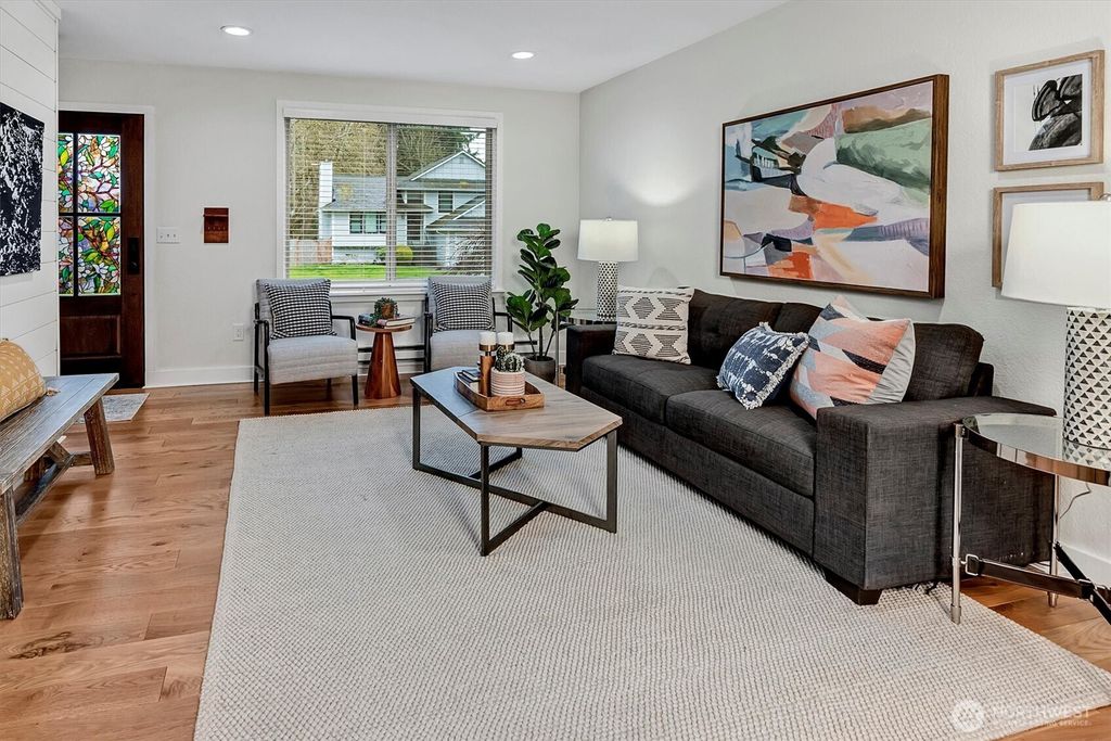 Photo of 620 20th Street, Snohomish, WA 98290 (MLS # 2347806)