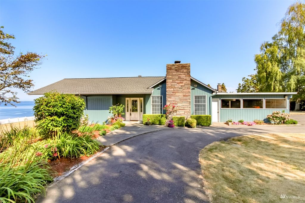 Photo of 24621 8th Avenue S, Des Moines, WA 98198 (MLS # 1991286)