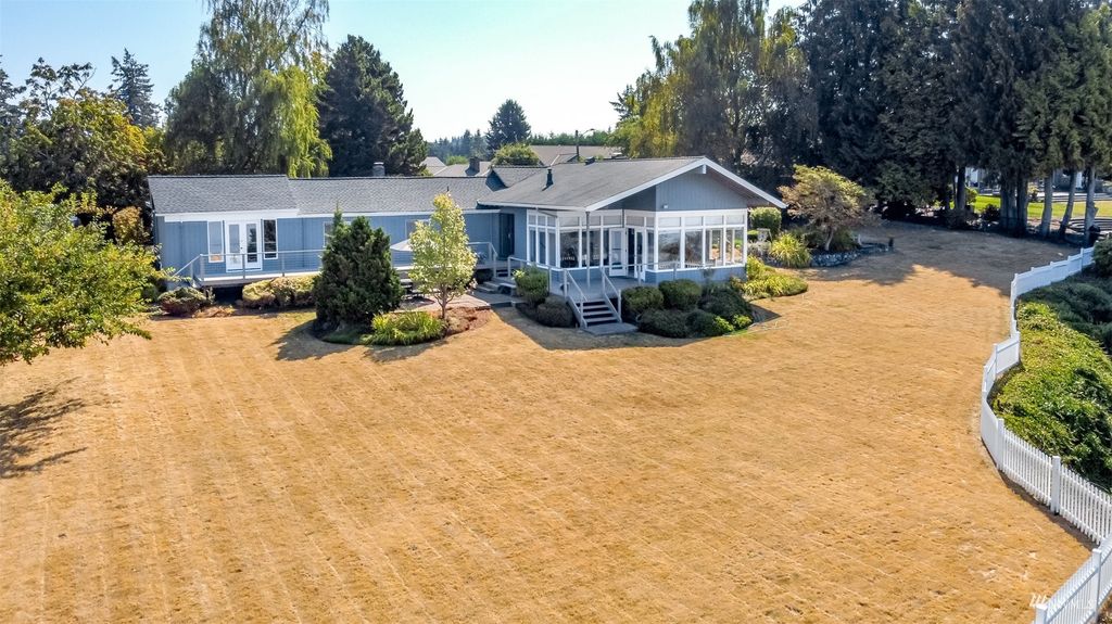 Photo of 24621 8th Avenue S, Des Moines, WA 98198 (MLS # 1991286)