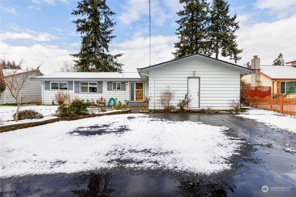 Photo of 24245 13th Place S, Des Moines, WA 98198 (MLS # 2328647)
