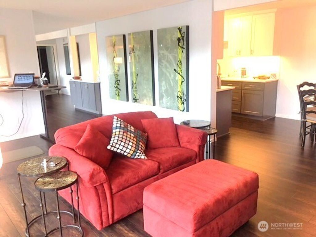 Photo of 2500 81st Avenue SE #117, Mercer Island, WA 98040 (MLS # 2423070)
