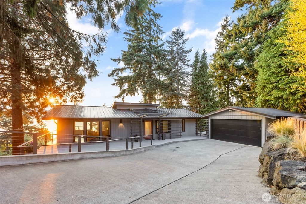 Photo of 15733 25th Avenue SW, Burien, WA 98166 (MLS # 2431753)