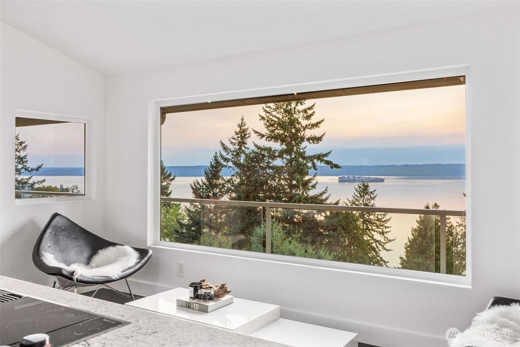 Photo of 15733 25th Avenue SW, Burien, WA 98166 (MLS # 2431753)