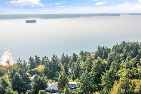 Photo of 15733 25th Avenue SW, Burien, WA 98166 (MLS # 2431753)