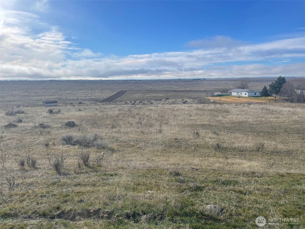 Photo of 8686 Neppel Road NE, Moses Lake, WA 98837 (MLS # 2478757)