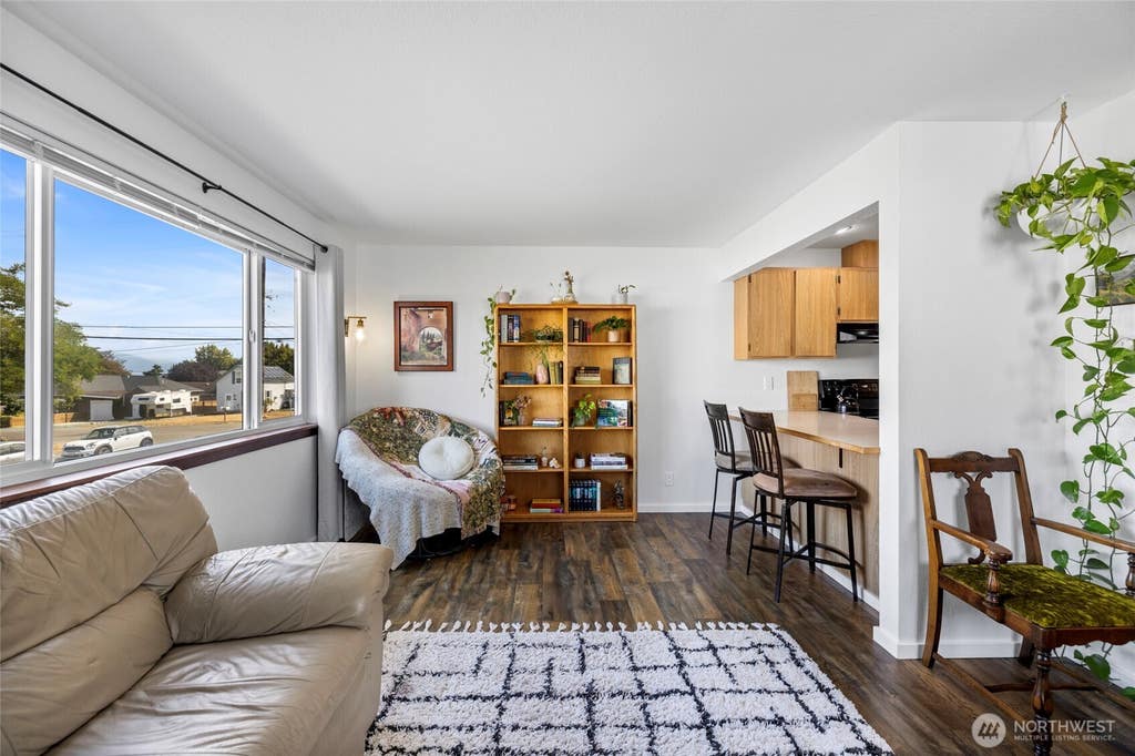 Photo of 903 27th Street #2, Anacortes, WA 98221 (MLS # 2572027)