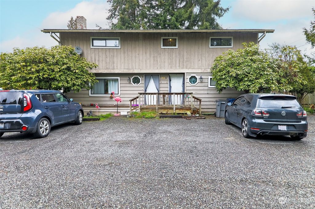 Photo of 913 Peters Place, Everett, WA 98208 (MLS # 2178261)