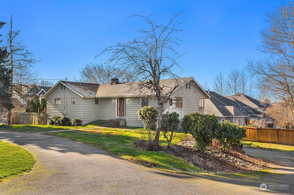 Photo of 23805 140th Avenue SE, Kent, WA 98042 (MLS # 2325107)