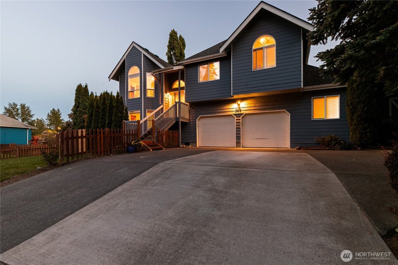 3613 N Grace Lane