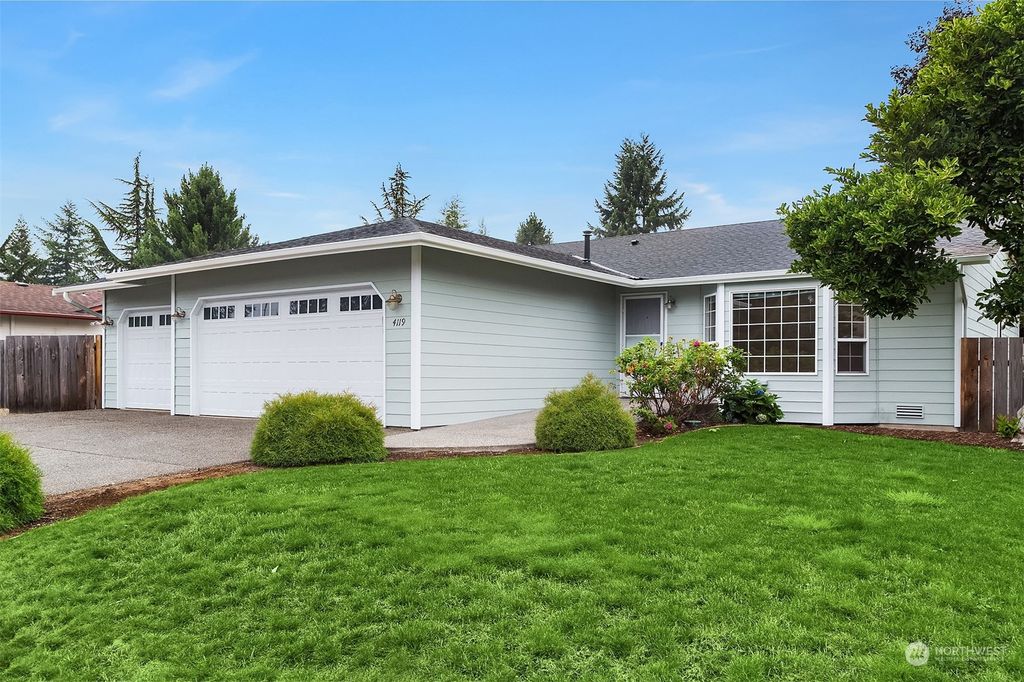 Photo of 4119 122nd Street NE, Marysville, WA 98271 (MLS # 2155708)