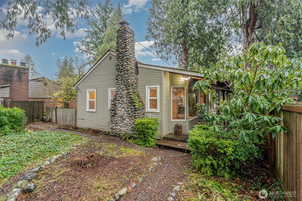 Photo of 3844 NE 87th Street, Seattle, WA 98115 (MLS # 2523063)