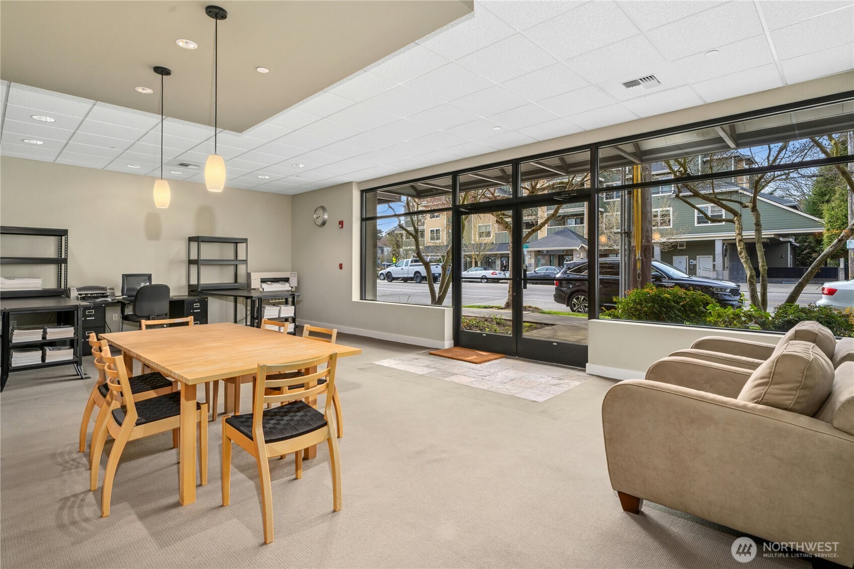 3121 W Government Way Comm 1