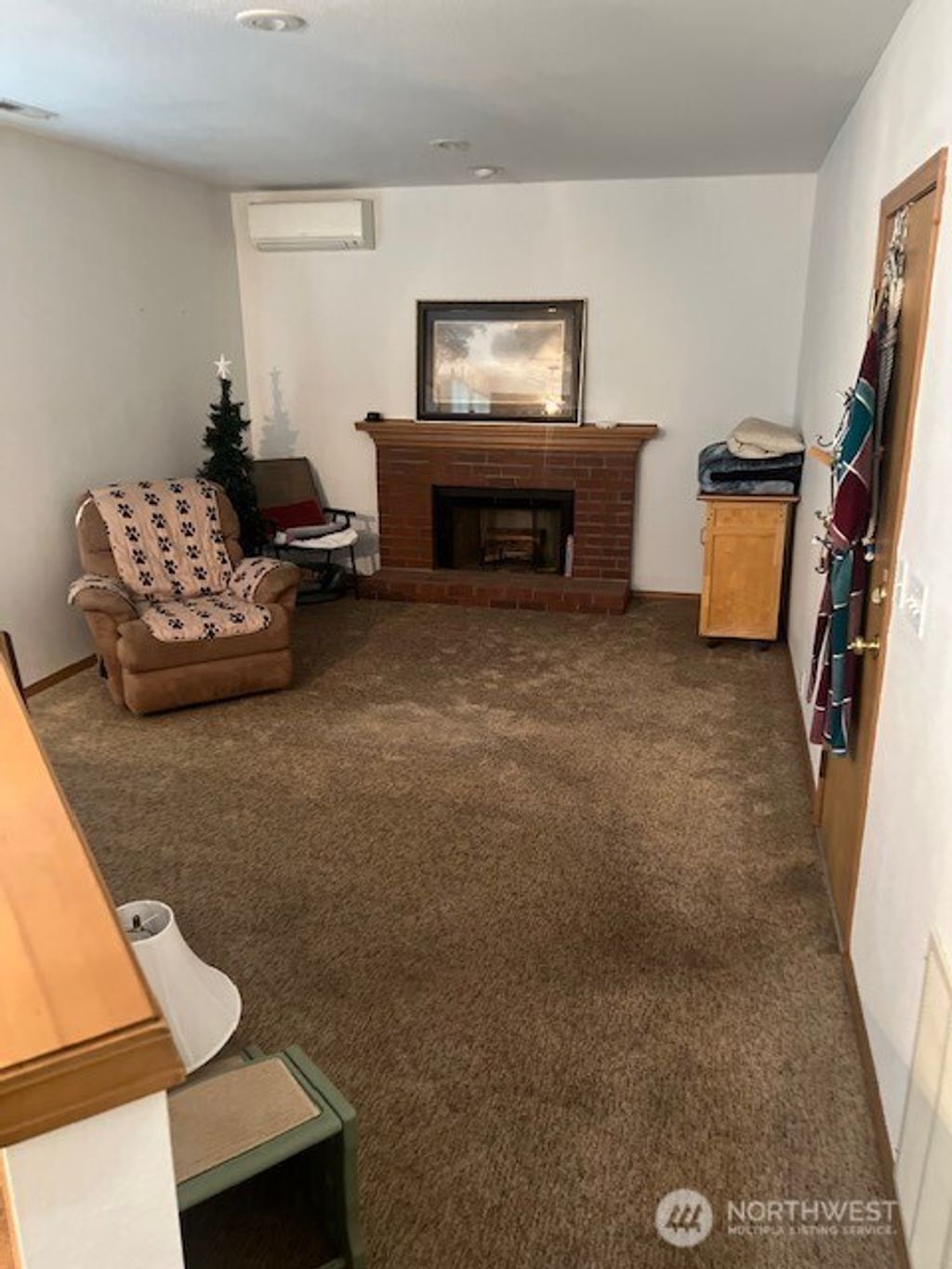 Photo of 242 Oakesdale Avenue SW, Renton, WA 98057 (MLS # 2396475)