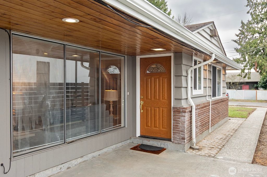 Photo of 1706 S Angeline Street, Seattle, WA 98108 (MLS # 2338790)