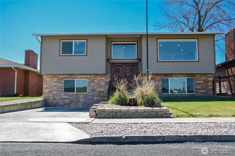 Photo of 710 E 2nd Avenue, Odessa, WA 99159 (MLS # 2517452)