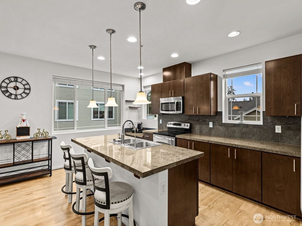 Photo of 15720 Manor Way #O1, Lynnwood, WA 98087 (MLS # 2455128)