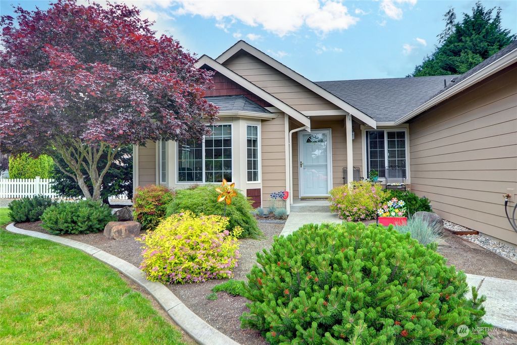 Photo of 5509 89th Place NE, Marysville, WA 98270 (MLS # 2250970)