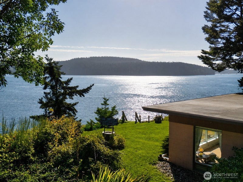 6860 Salmon Beach Road