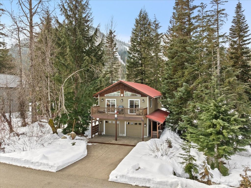 Photo of 661 E Hyak Drive, Snoqualmie Pass, WA 98068 (MLS # 2472753)