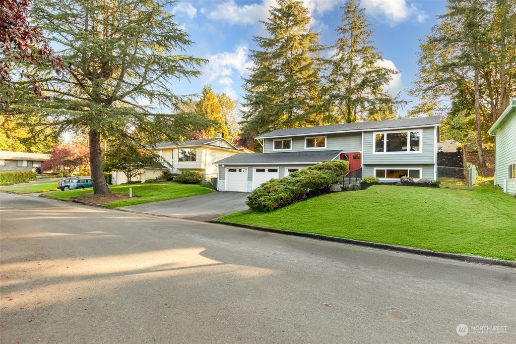 Photo of 18410 127th Avenue SE, Renton, WA 98058 (MLS # 2302424)