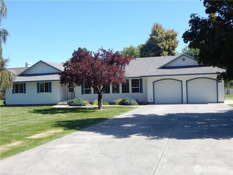 Photo of 4647 Joey Road NE, Moses Lake, WA 98837 (MLS # 2445777)