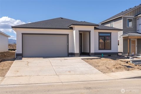 Photo of 532 S Oasis Loop #Lot 23, East Wenatchee, WA 98802 (MLS # 2495479)