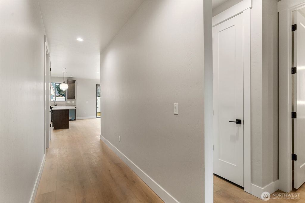 Photo of 532 S Oasis Loop, East Wenatchee, WA 98802 (MLS # 2495479)