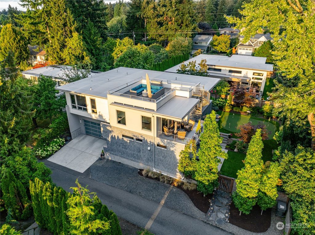 Photo of 5519 106th Avenue NE, Kirkland, WA 98033 (MLS # 2296707)