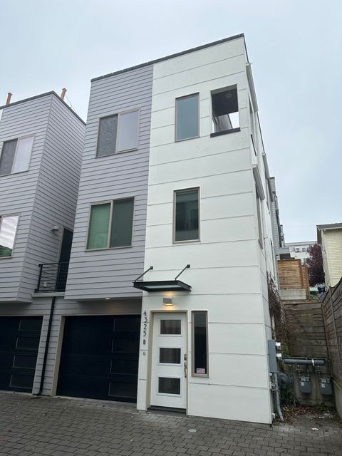 4325 Whitman Avenue N B Seattle WA 98103