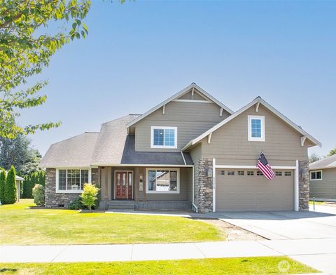 Photo of 1525 Westview Circle, Lynden, WA 98264 (MLS # 2555571)