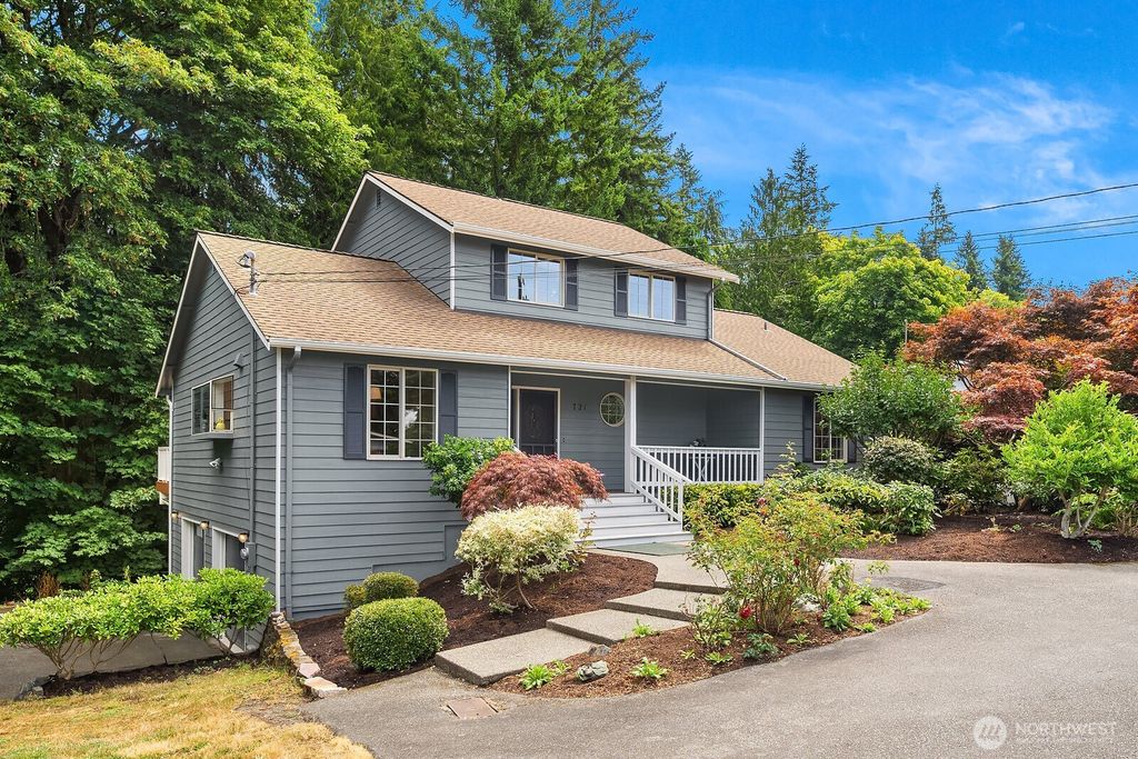 Photo of 721 Crown Drive, Everett, WA 98203 (MLS # 2416509)