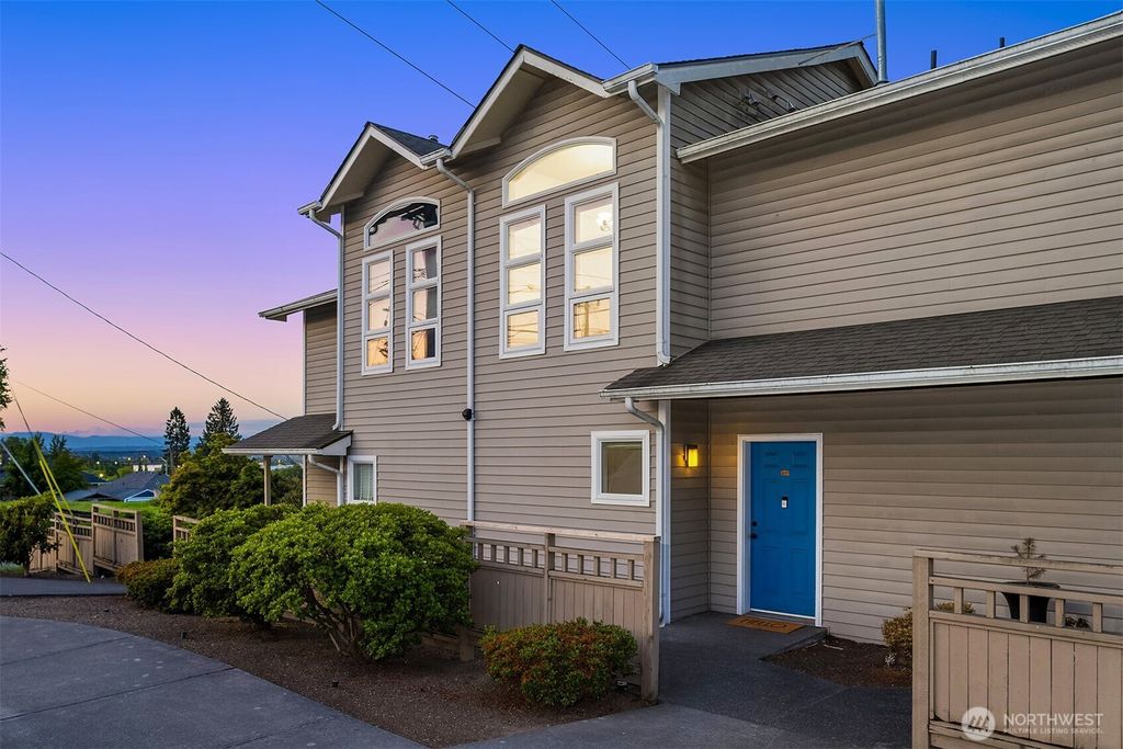 Photo of 901 E Marine View Drive #106, Everett, WA 98201 (MLS # 2397388)