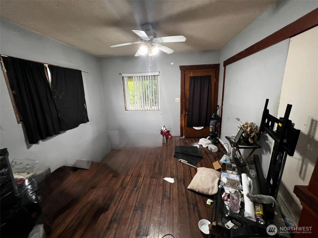 Photo of 1218 Poindexter Avenue, Bremerton, WA 98312 (MLS # 2473147)