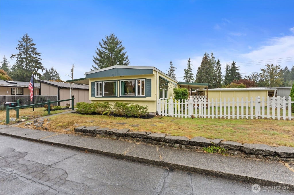 Photo of 930 Trosper Road SW #65, Tumwater, WA 98512 (MLS # 2590691)