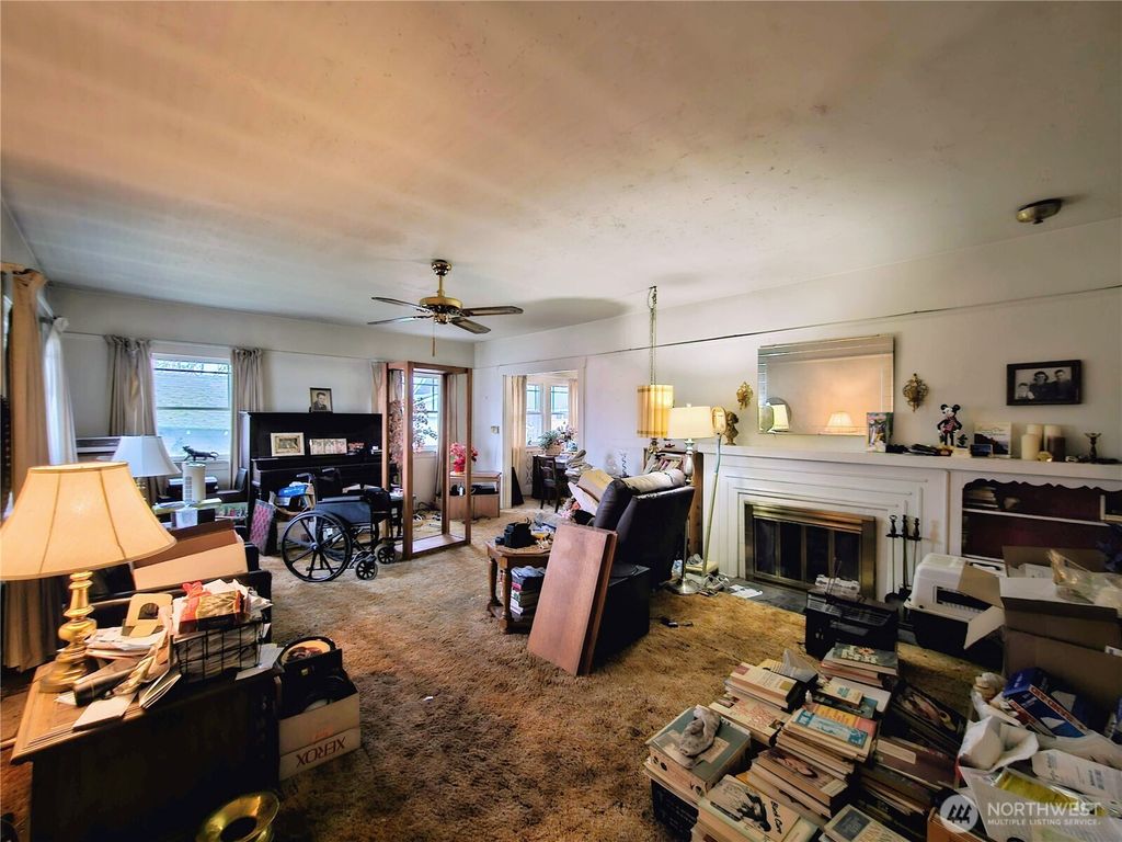 Photo of 862 S 39th Street, Tacoma, WA 98418 (MLS # 2466738)