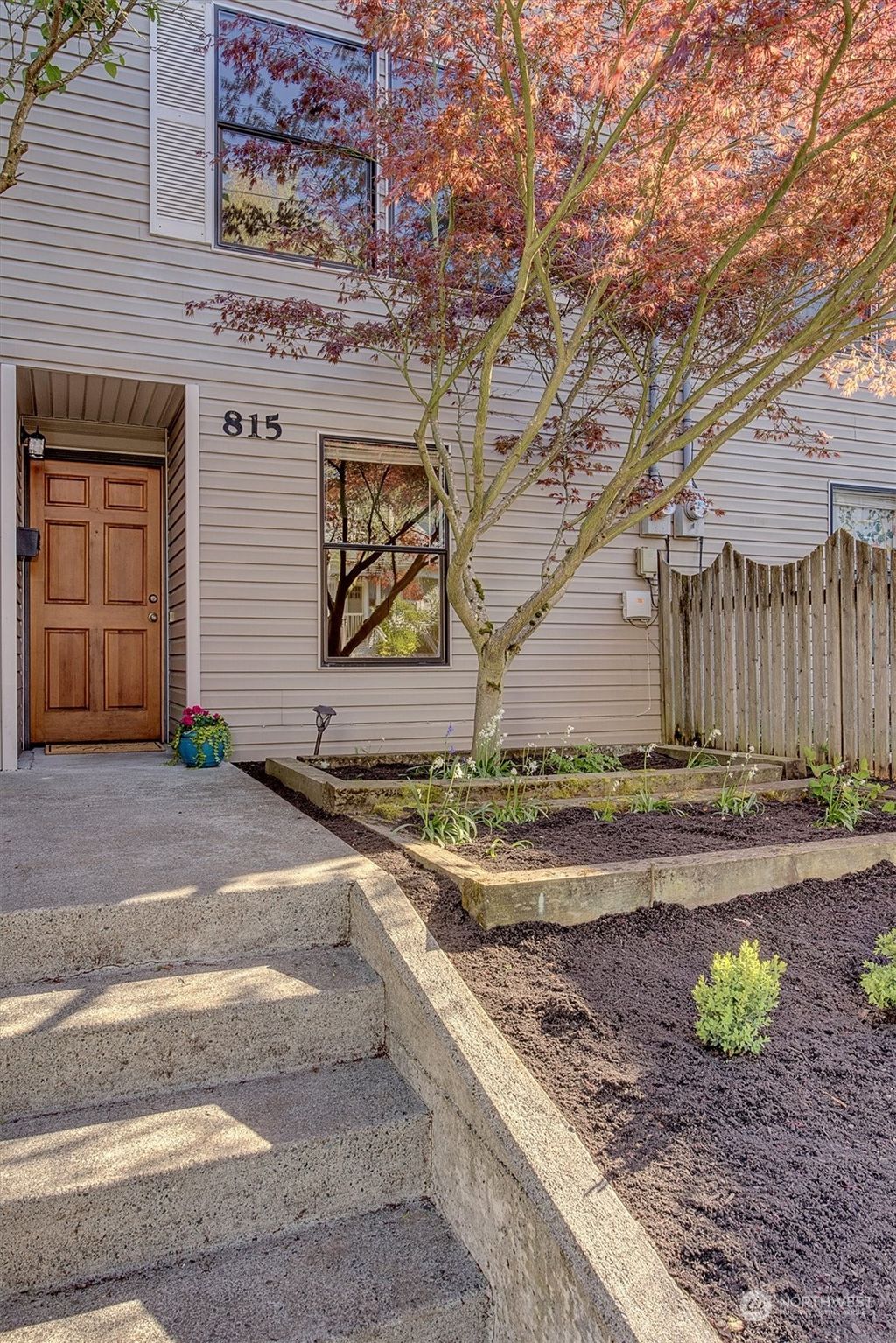 Photo of 815 NW 50th Street, Seattle, WA 98107 (MLS # 2226610)