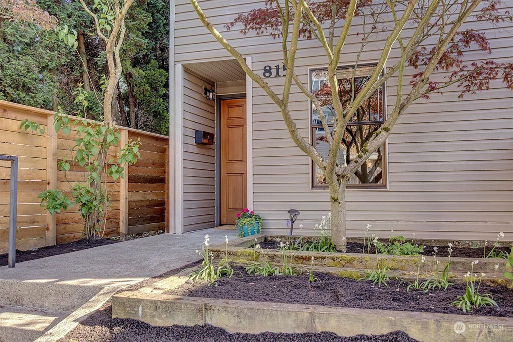 Photo of 815 NW 50th Street, Seattle, WA 98107 (MLS # 2226610)