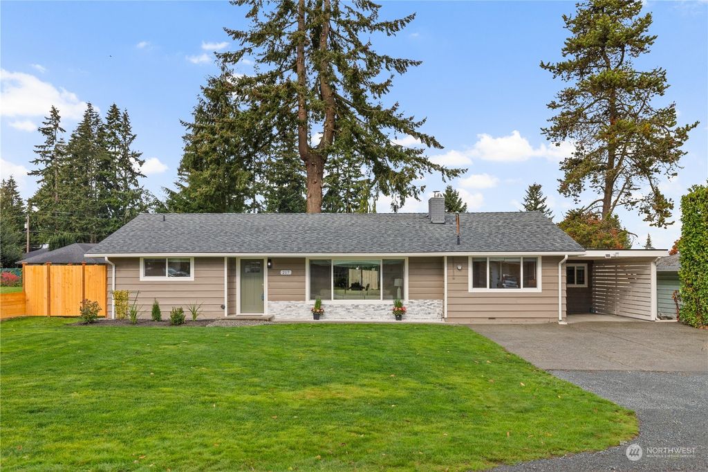 Photo of 217 78th Place SW, Everett, WA 98203 (MLS # 2307162)