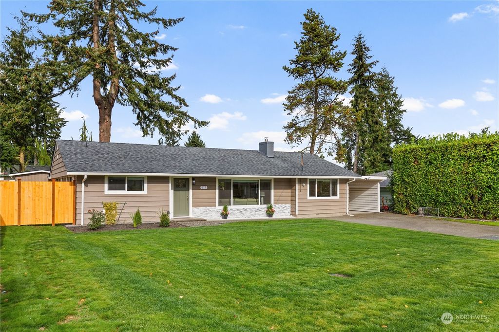Photo of 217 78th Place SW, Everett, WA 98203 (MLS # 2307162)