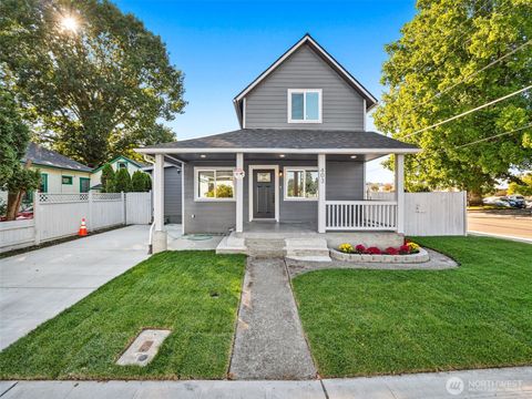 Photo of 403 D Street SE, Auburn, WA 98002 (MLS # 2437826)