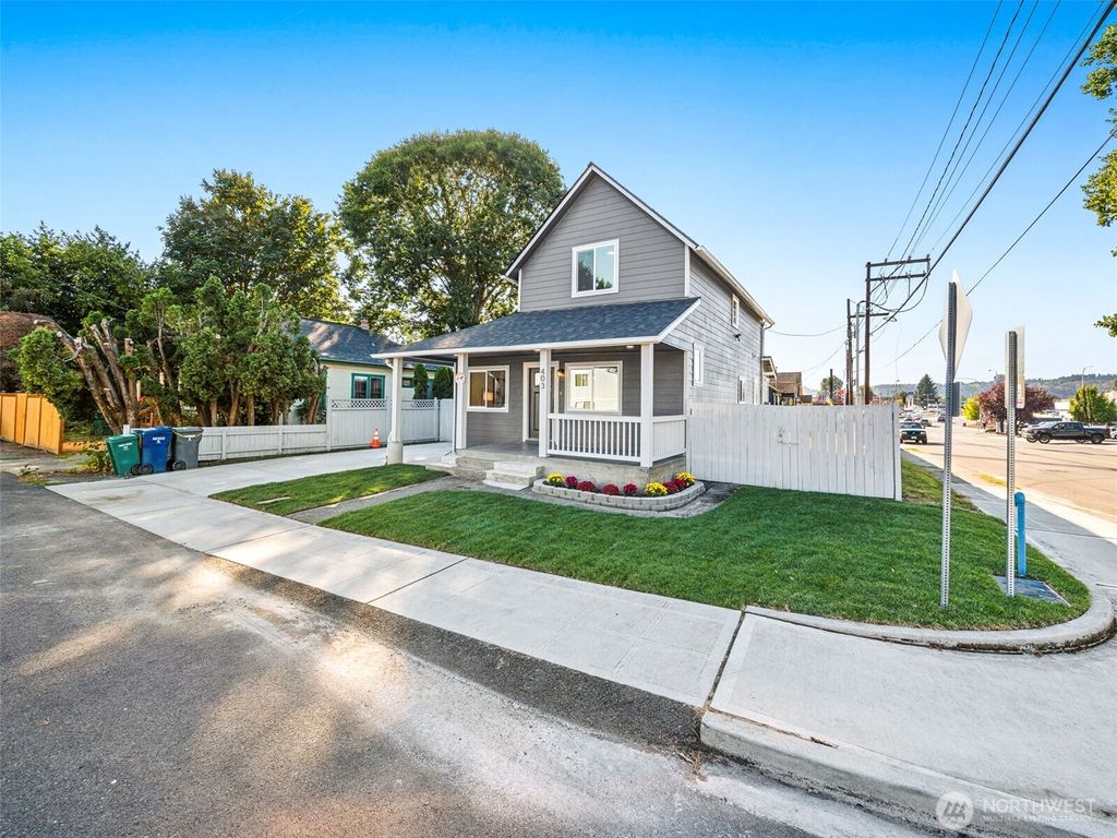 Photo of 403 D Street SE, Auburn, WA 98002 (MLS # 2437826)