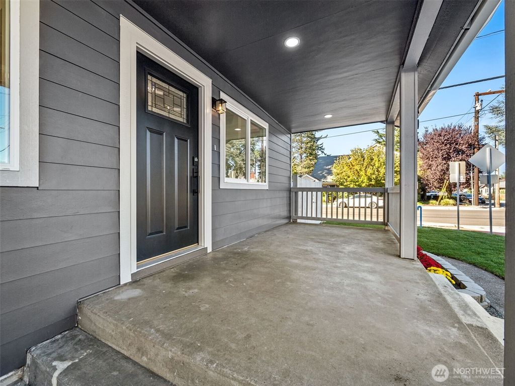 Photo of 403 D Street SE, Auburn, WA 98002 (MLS # 2437826)