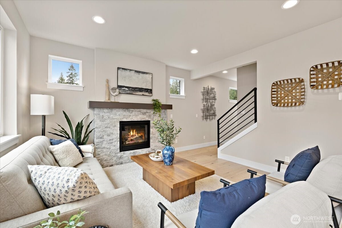 201 156th Place SW MG 13