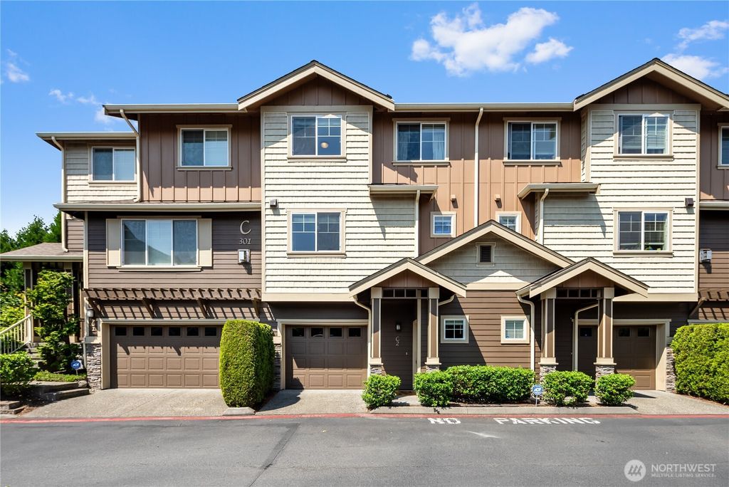 Photo of 301 Chelan Place NE #C2, Renton, WA 98059 (MLS # 2398775)
