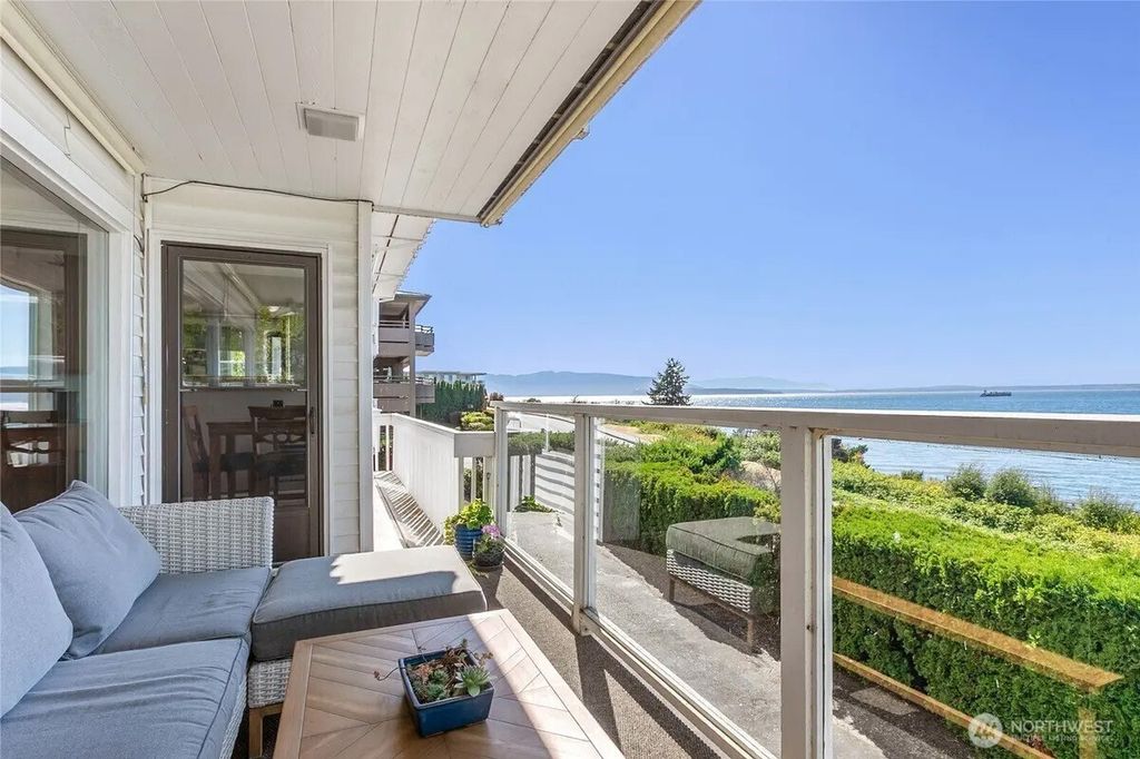 Photo of 510 S State Street #2, Bellingham, WA 98225 (MLS # 2478566)