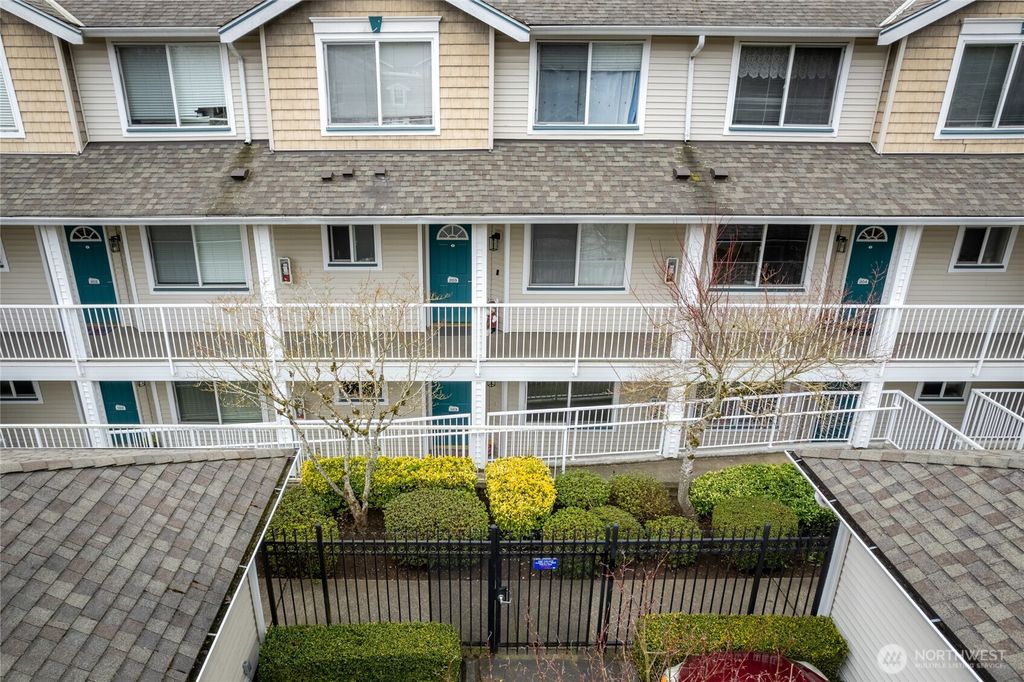 Photo of 7031 196th Street SW #B103, Lynnwood, WA 98036 (MLS # 2347289)