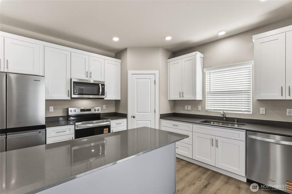 Photo of 1118 138th Place SW, Lynnwood, WA 98087 (MLS # 2537543)
